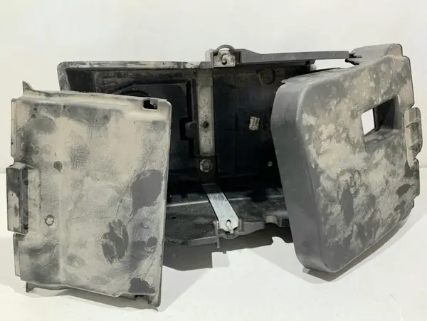 Suport / carcasa baterie AM51-10723-AB Ford Focus 3 (2011-2015)