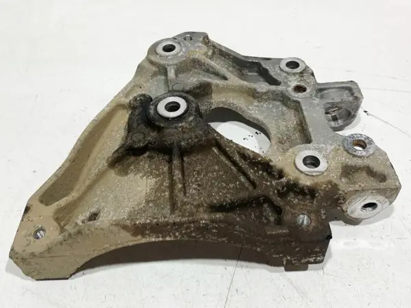 Suport compresor ac AV6Q-10K360-AA Ford Focus 3 (2011-2015) 1.5 tdci 120 cp XUCA