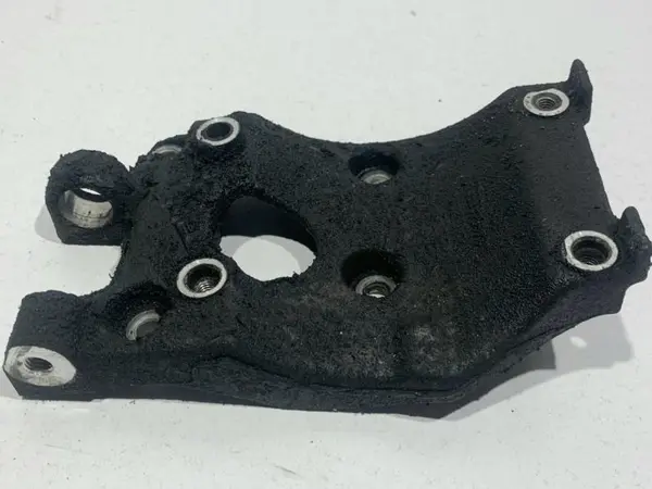 Suport compresor AV2Q-8D611-AB Ford Focus 3 (2011-2015) 1.6 tdci T1DB 115 cp