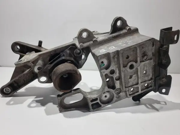 Suport cu tampon motor stanga Nissan Qashqai facelift (2010-2013) [J10] 1.6 benzina HR16DE