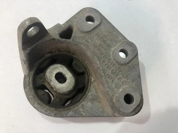 Suport grup diferential spate 3d0599133a Volkswagen Phaeton (2002-2010)