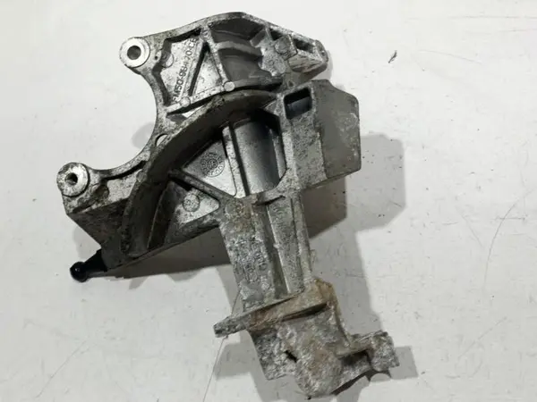 Suport motor FM5Q-9B470-CB Ford Focus 3 facelift (2013-2018) 1.5 tdci 120 cp XUCA