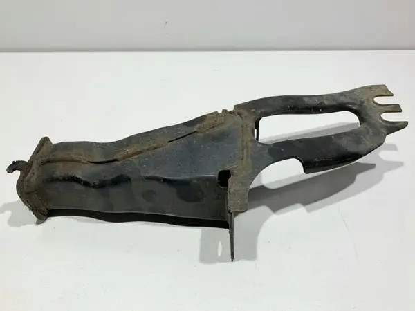 Suport radiator dreapta Volvo XC60 (2008-2013)