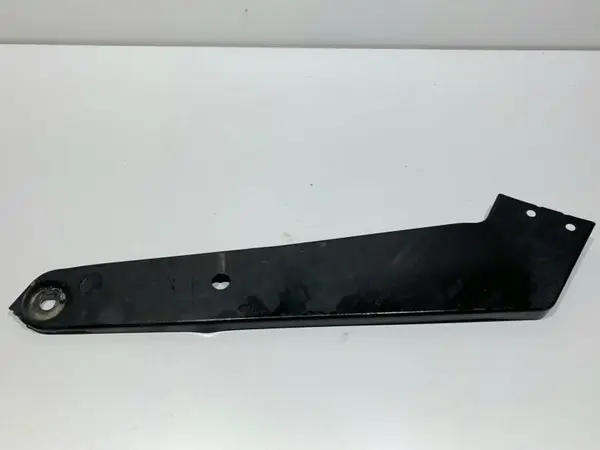 Suport trager / radiator dreapta Volkswagen Passat B8 (2014-2019)