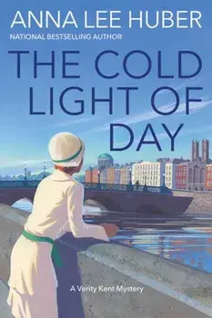 The Cold Light of Day, Paperback/Anna Lee Huber