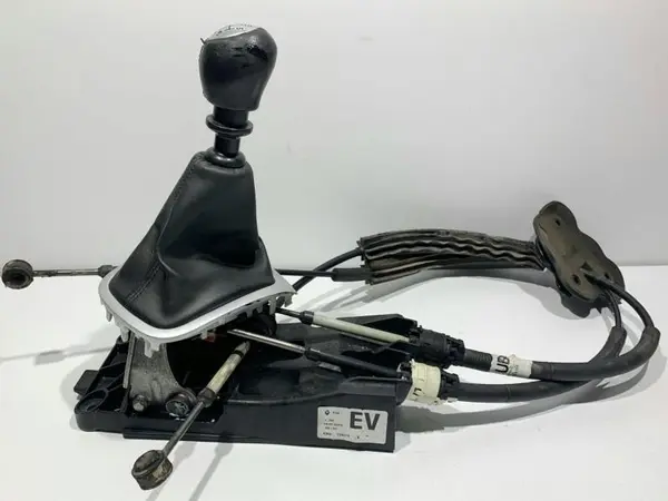 Timonerie cutie manuala 8200778215 Renault Megane 3 facelift (2012-2016) 1.9 dci; 1.6 dci F9Q 870