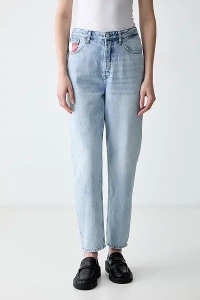Tommy Jeans blugi mom fit pentru femei