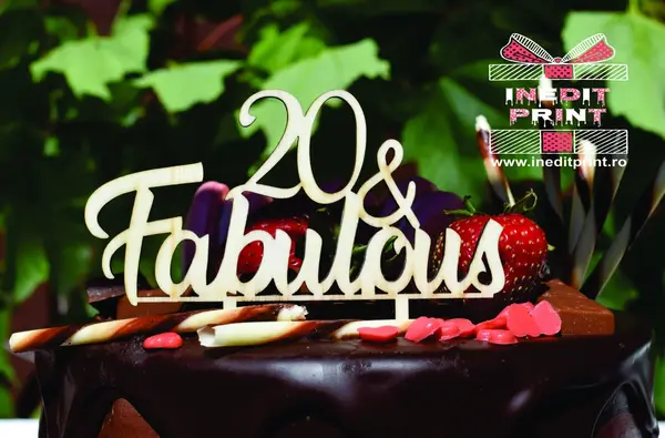 Topper Tort Personalizat 20Fabulous TC50 Lemn natur, 15x15cm