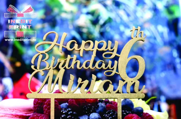 Topper Tort Personalizat Happy Birthday TC128 Lemn natur, 13x10cm
