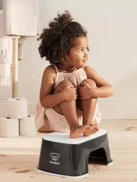 Treapta inaltator pentru baie Step Stool Black White BabyBjorn