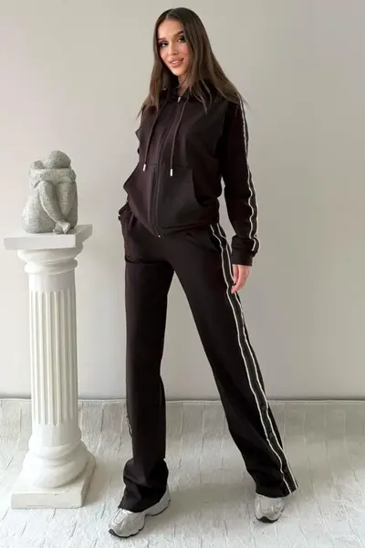 Trening cu fermoar SporDIVA, hanorac cu gluga si pantaloni, Maro