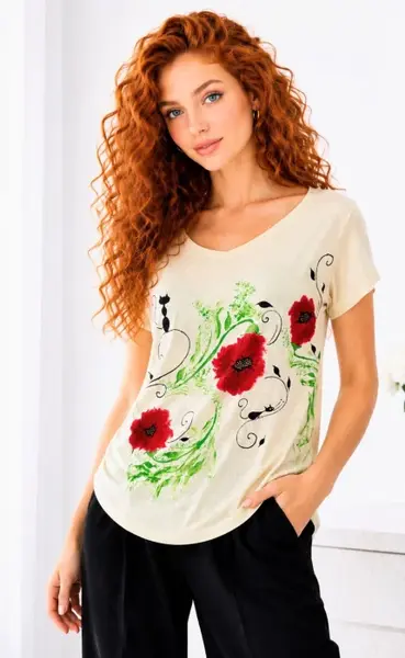 Tricou galben din bumbac pictat manual, cu maci si pisicuta