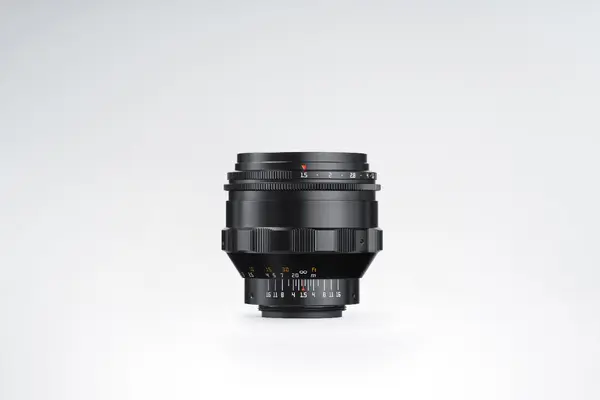 TTArtisan 75mm F1.5 Obiectiv Manual Montura M42, Constructie Metalica, Bokeh Rotitor, 6 Elemente in 4 Grupuri, Filtru 58mm