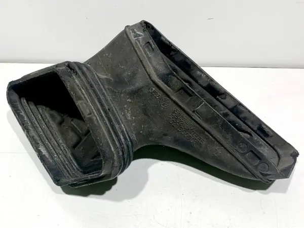 Tub admisie / deflector aer 1021300S01 Audi A5 (2007-2011) [8T3] 2.0 tdi CAGA