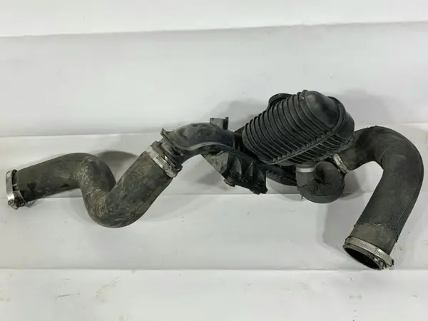 Tubulatura intercooler cu rezervor vacuum 4G0145673Q Audi A6 (2010-2018) [4G2, C7] 2.0 tdi CGLC