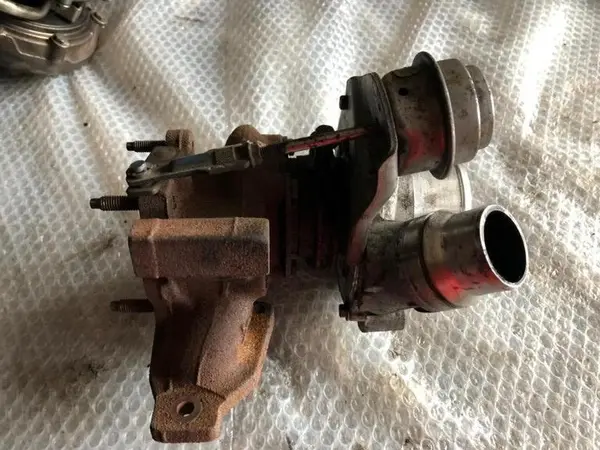 Turbosuflanta h8200466021 Renault Trafic 3 2.0 dci