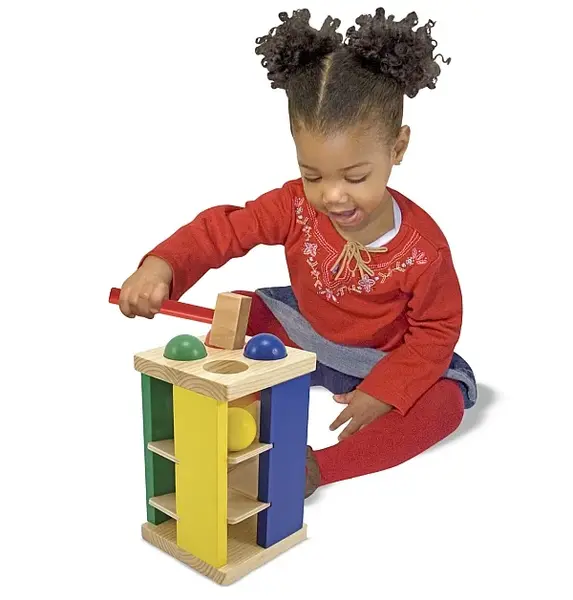 Turnul din lemn cu ciocan si bile Melissa and Doug