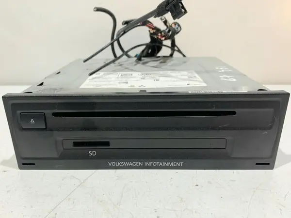Unitate radio 3Q0035824A Volkswagen Passat B8 (2014-2019)