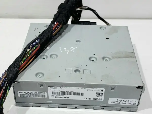 Unitate radio 4G0035061N Volkswagen Touareg 2 (2010-2015) [7P]