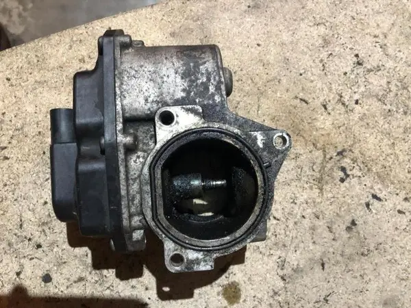 Valva egr 03g131501 Volkswagen Passat B6 3C (2005-2010) 2.0 tdi