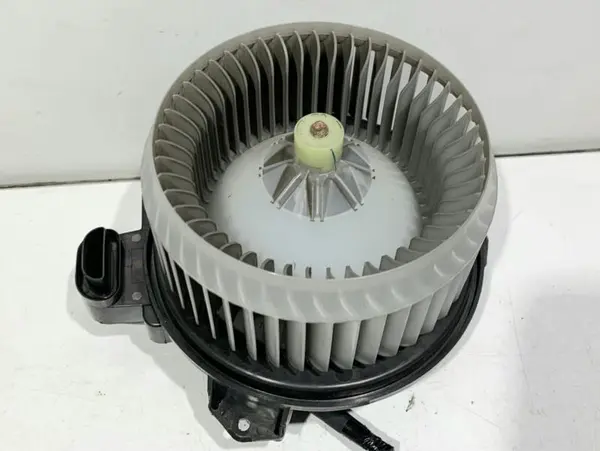Ventilator habitaclu AV272700-8105 Toyota Avensis facelift (2012-2015) [T27]