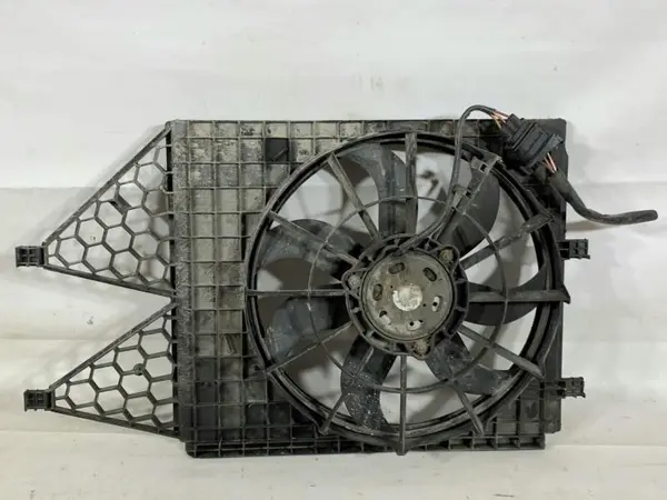 Ventilator radiator 6R0121207A Skoda Fabia 2 (2006-2010) 1.6 tdi CAYA