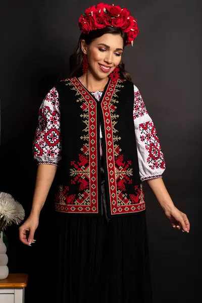 Vesta dama traditionala Samantha brodata cu simbolul rombului