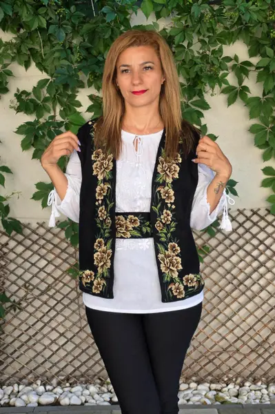 Vesta si Brau cu model traditional Minodora 2