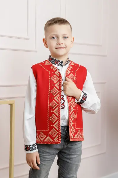 Vesta traditionala de baieti rosie cu broderie geometrica crem Flavius