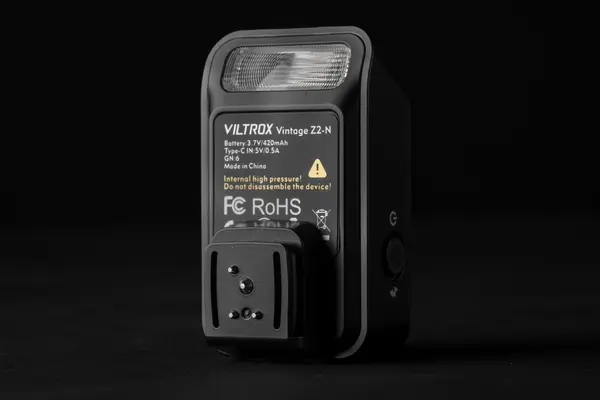 Viltrox Vintage Z2-N Blitz Foto Nikon, 5 Niveluri Putere, 10Ws, Reincarcare 2s, TTL si Manual, Greutate 52g