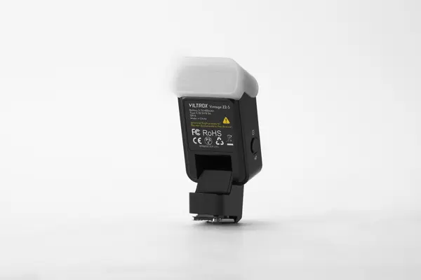 Viltrox Vintage Z2-S Blitz Mini Portabil, Putere 10Ws, 5 Nivele Putere, Numar Ghid 6, TTL Auto/Manual, 6500K