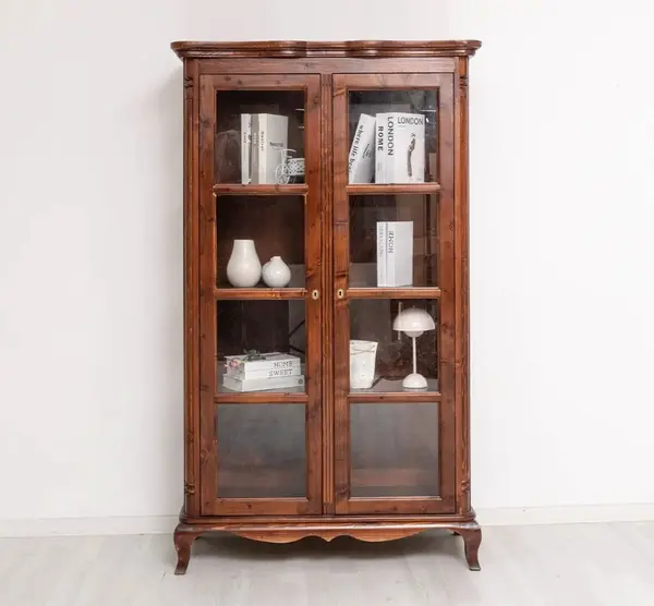 Vitrina cu 2 usi 'Chic' - Culoare_P081 - LACUIT cu finisaj Lacuit & Vopsit