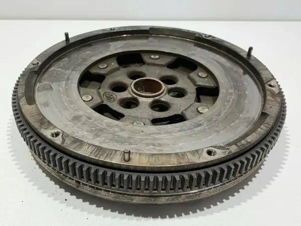 Volanta masa dubla luk 04L105266B Audi A3 (2012-2019) [8V1] 2.0 tdi CFFB