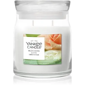 Yankee Candle Blooming Love lumânare parfumată