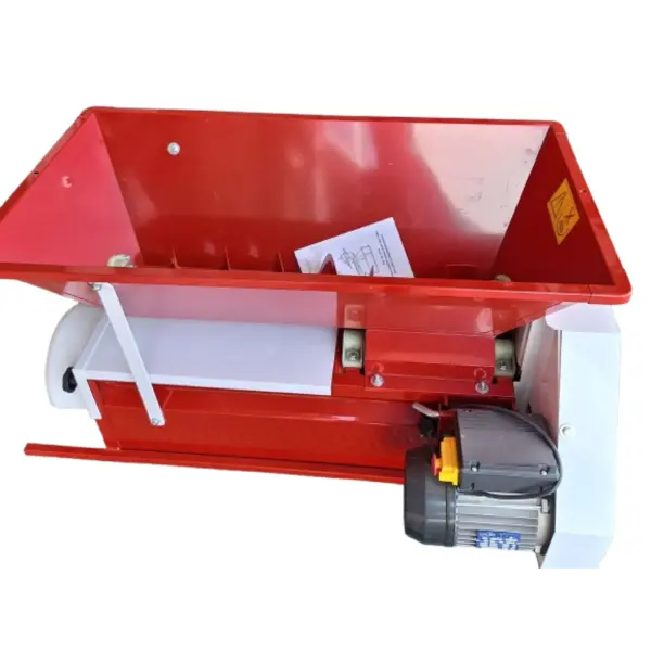 Zdrobitor struguri cu desciorchinator electric, Cuva, Ax Melcat si Cos Separator din Inox, Corp Vopsit Camp Electrostatic, 1500kg/h